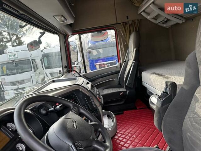 Красный Даф ХФ, объемом двигателя 12.9 л и пробегом 802 тыс. км за 16900 $, фото 24 на Automoto.ua