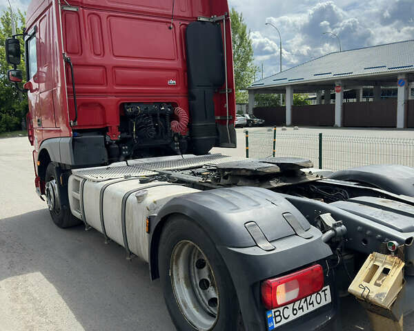 Красный Даф ХФ, объемом двигателя 12.9 л и пробегом 700 тыс. км за 15000 $, фото 4 на Automoto.ua