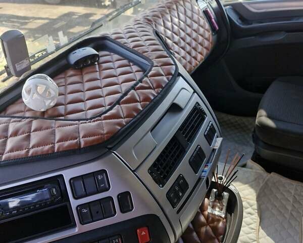 Красный Даф ХФ, объемом двигателя 12.9 л и пробегом 1 тыс. км за 22000 $, фото 5 на Automoto.ua