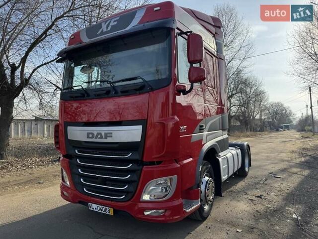 Красный Даф ХФ, объемом двигателя 12.9 л и пробегом 670 тыс. км за 23900 $, фото 4 на Automoto.ua