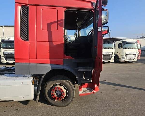 Красный Даф ХФ, объемом двигателя 12.9 л и пробегом 677 тыс. км за 23000 $, фото 10 на Automoto.ua