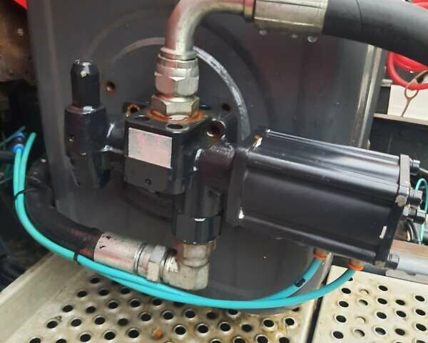 Даф ХФ, объемом двигателя 0 л и пробегом 1 тыс. км за 9500 $, фото 5 на Automoto.ua