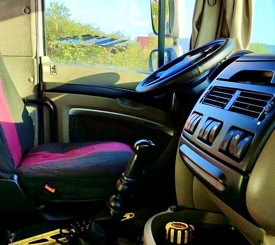 Даф ХФ, объемом двигателя 12.9 л и пробегом 1000 тыс. км за 18000 $, фото 4 на Automoto.ua