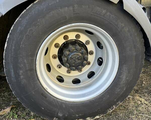 Серый Даф ХФ, объемом двигателя 12.58 л и пробегом 2 тыс. км за 24999 $, фото 3 на Automoto.ua