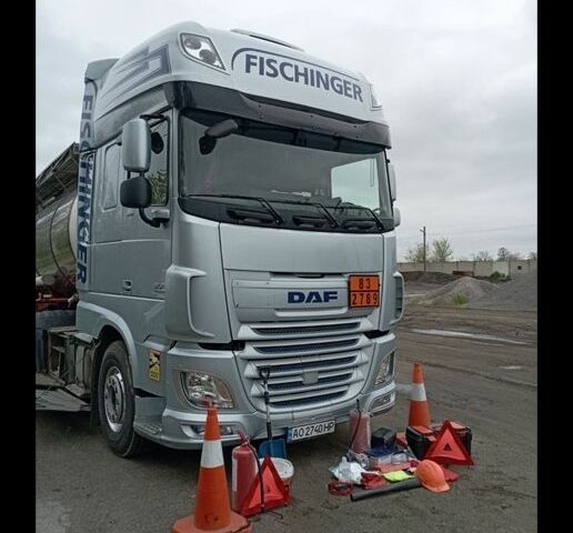 Серый Даф ХФ, объемом двигателя 12.9 л и пробегом 600 тыс. км за 46000 $, фото 1 на Automoto.ua