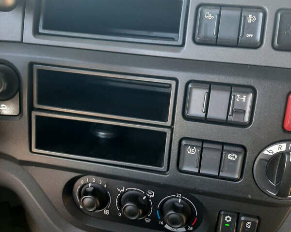 Сірий Даф XF, об'ємом двигуна 12.9 л та пробігом 820 тис. км за 24500 $, фото 8 на Automoto.ua