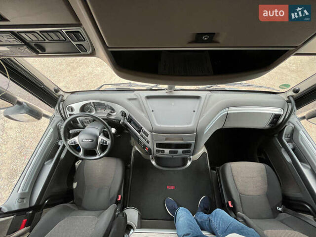 Серый Даф ХФ, объемом двигателя 12.9 л и пробегом 780 тыс. км за 15000 $, фото 9 на Automoto.ua