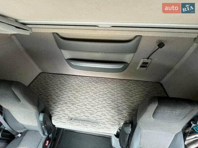 Серый Даф ХФ, объемом двигателя 12.9 л и пробегом 780 тыс. км за 15000 $, фото 8 на Automoto.ua