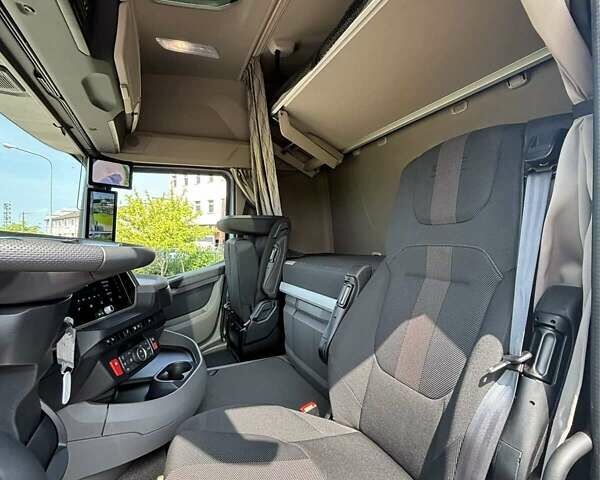 Серый Даф ХФ, объемом двигателя 12.9 л и пробегом 20 тыс. км за 141193 $, фото 1 на Automoto.ua