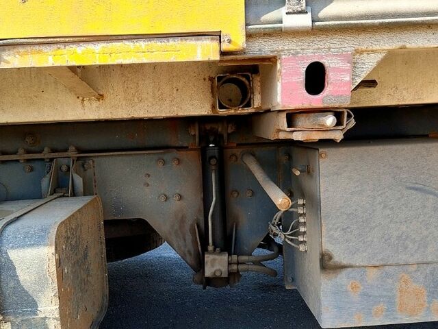 Синий Даф ХФ, объемом двигателя 13 л и пробегом 1000 тыс. км за 16000 $, фото 4 на Automoto.ua