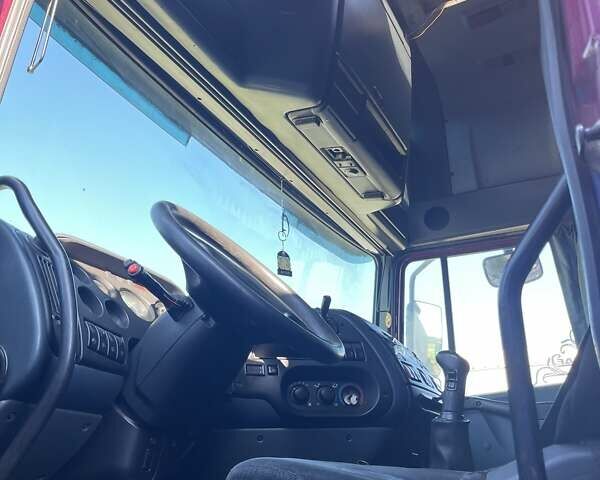 Синий Даф ХФ, объемом двигателя 12.9 л и пробегом 933 тыс. км за 8000 $, фото 4 на Automoto.ua