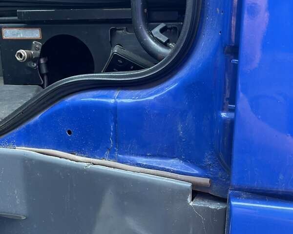 Синий Даф ХФ, объемом двигателя 12.9 л и пробегом 933 тыс. км за 8000 $, фото 3 на Automoto.ua