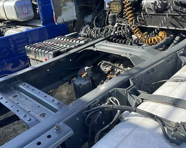 Синий Даф ХФ, объемом двигателя 12.9 л и пробегом 933 тыс. км за 8000 $, фото 6 на Automoto.ua