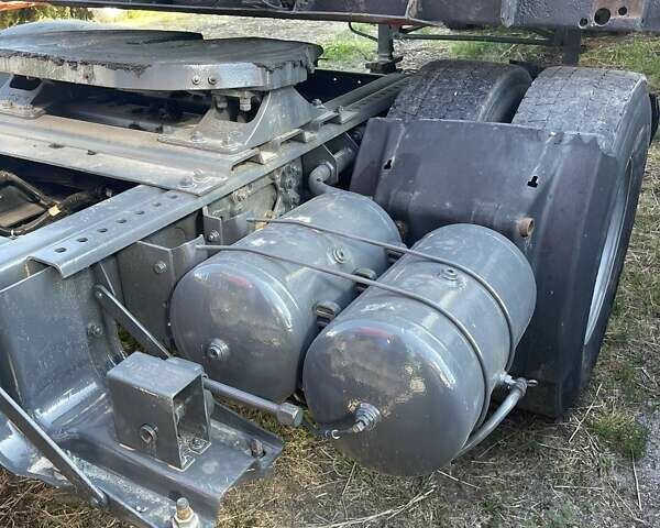 Синий Даф ХФ, объемом двигателя 12.9 л и пробегом 933 тыс. км за 8000 $, фото 17 на Automoto.ua