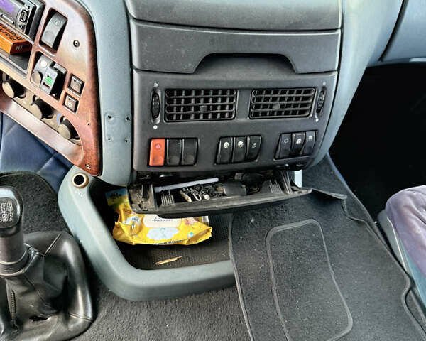 Синий Даф ХФ, объемом двигателя 12.58 л и пробегом 2 тыс. км за 11000 $, фото 10 на Automoto.ua