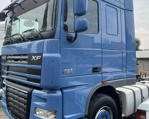 Синий Даф ХФ, объемом двигателя 0 л и пробегом 970 тыс. км за 13500 $, фото 1 на Automoto.ua