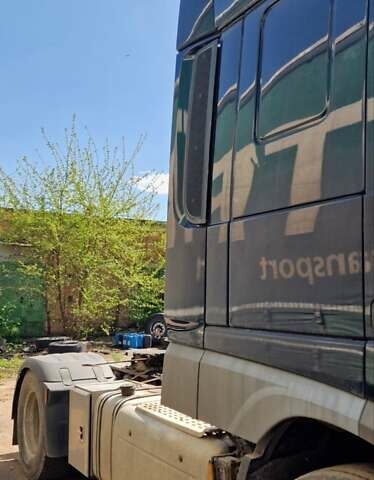 Синій Даф XF, об'ємом двигуна 12.9 л та пробігом 747 тис. км за 28600 $, фото 2 на Automoto.ua