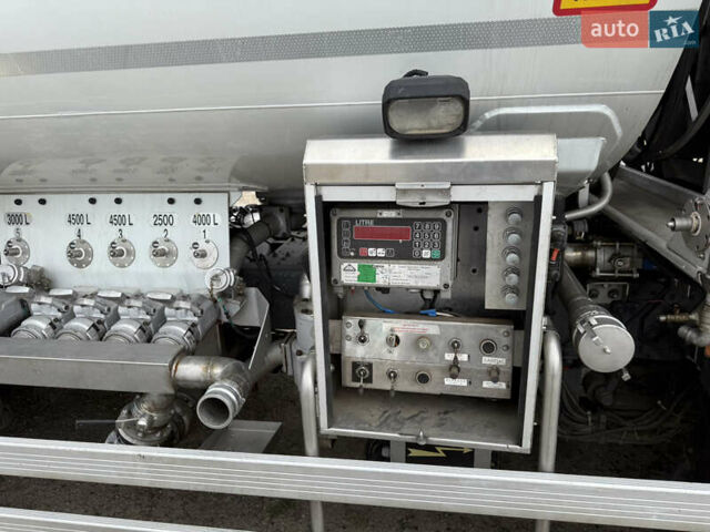 Даф CF 85 2012 у Полтаві на Automoto.ua Білий Даф CF 85, об'ємом двигуна 12 л та пробігом 339 тис. км за 74900 $, фото 9 на Automoto.ua