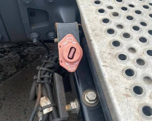 Белый Даф CF 85, объемом двигателя 12.9 л и пробегом 300 тыс. км за 30000 $, фото 3 на Automoto.ua