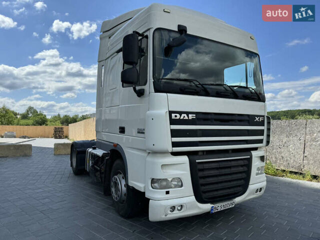 Белый Даф XF 105, объемом двигателя 12.9 л и пробегом 970 тыс. км за 13800 $, фото 2 на Automoto.ua