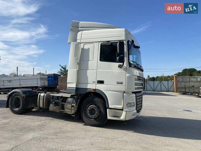 Белый Даф XF 105, объемом двигателя 12.9 л и пробегом 980 тыс. км за 18000 $, фото 1 на Automoto.ua