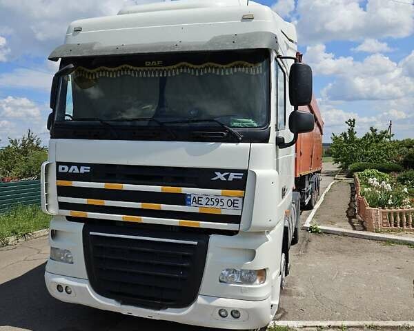 Белый Даф XF 105, объемом двигателя 12.9 л и пробегом 857 тыс. км за 25000 $, фото 3 на Automoto.ua