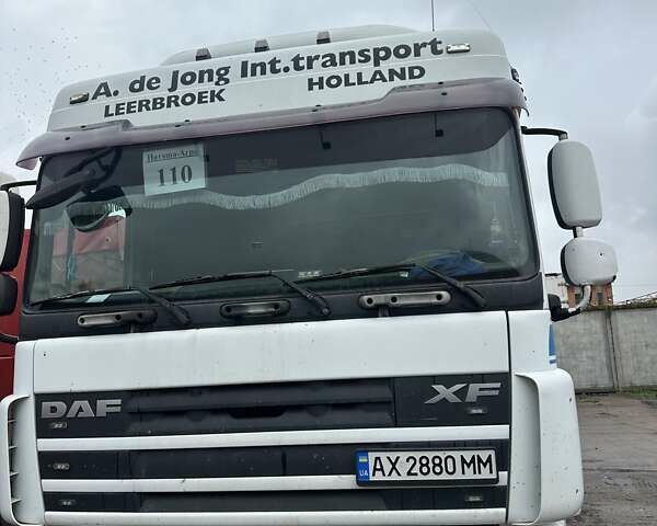 Білий Даф XF 105, об'ємом двигуна 12.8 л та пробігом 111 тис. км за 12500 $, фото 1 на Automoto.ua