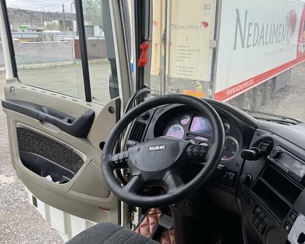Белый Даф XF 105, объемом двигателя 12.9 л и пробегом 1000 тыс. км за 10500 $, фото 2 на Automoto.ua