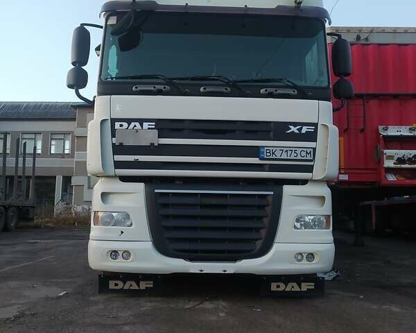 Білий Даф XF 105, об'ємом двигуна 12.9 л та пробігом 807 тис. км за 23500 $, фото 2 на Automoto.ua