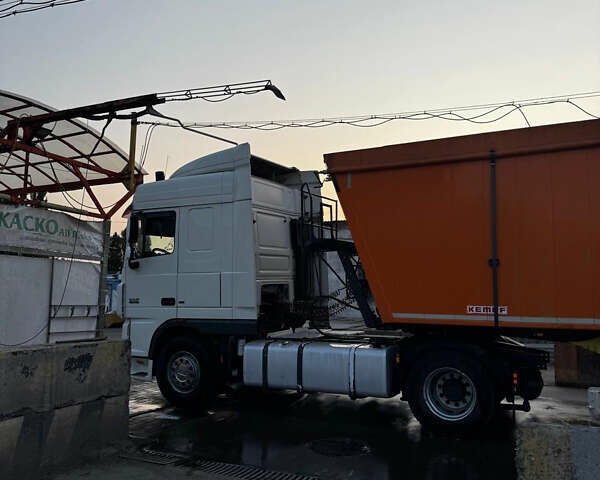 Белый Даф XF 105, объемом двигателя 0 л и пробегом 653 тыс. км за 18000 $, фото 2 на Automoto.ua