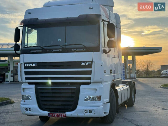 Білий Даф XF 105, об'ємом двигуна 12.9 л та пробігом 140 тис. км за 9999 $, фото 1 на Automoto.ua