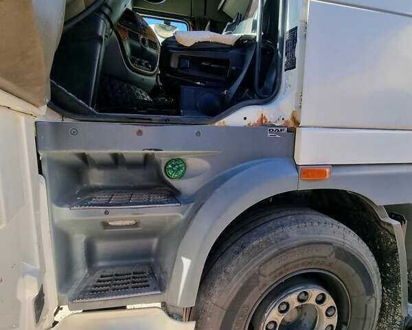 Білий Даф XF 105, об'ємом двигуна 12.9 л та пробігом 2 тис. км за 16000 $, фото 4 на Automoto.ua