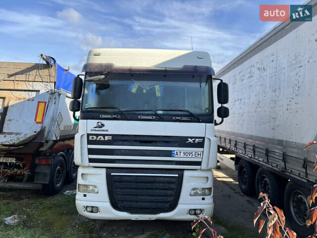 Белый Даф XF 105, объемом двигателя 12.9 л и пробегом 125 тыс. км за 7500 $, фото 1 на Automoto.ua