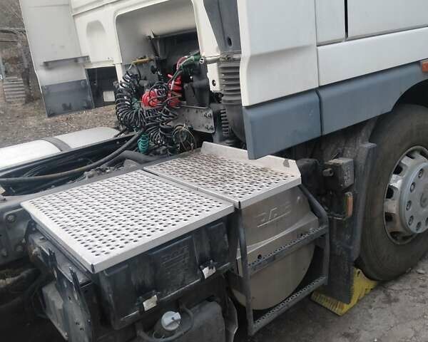 Білий Даф XF 105, об'ємом двигуна 12.9 л та пробігом 650 тис. км за 18000 $, фото 1 на Automoto.ua