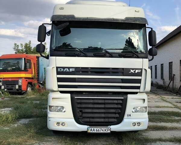 Білий Даф XF 105, об'ємом двигуна 12.9 л та пробігом 627 тис. км за 21000 $, фото 1 на Automoto.ua