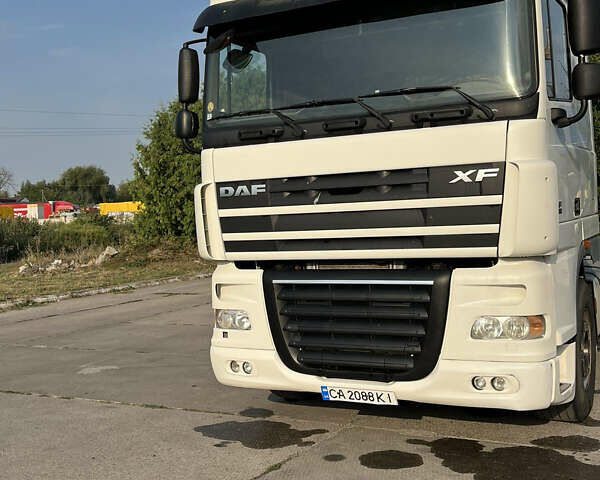 Белый Даф XF 105, объемом двигателя 12.9 л и пробегом 1000 тыс. км за 11000 $, фото 1 на Automoto.ua