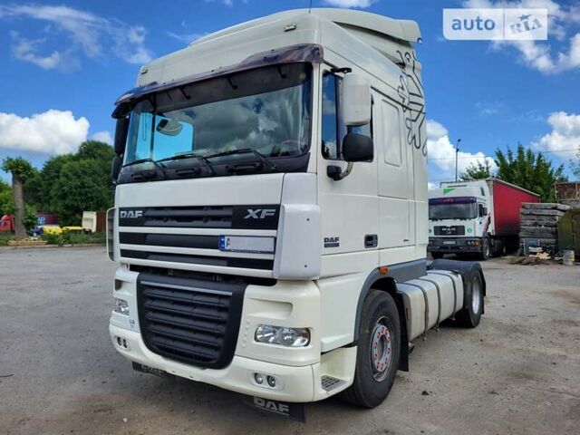 Белый Даф XF 105, объемом двигателя 12.9 л и пробегом 110 тыс. км за 12857 $, фото 1 на Automoto.ua