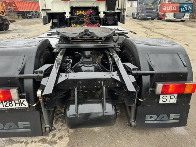 Белый Даф XF 105, объемом двигателя 12.9 л и пробегом 130 тыс. км за 19500 $, фото 5 на Automoto.ua