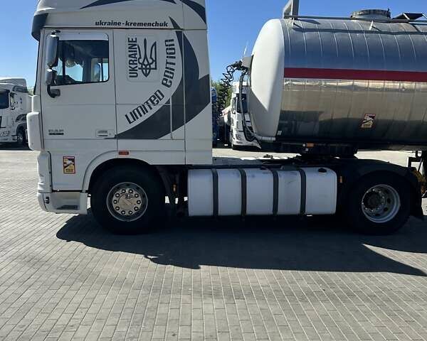 Белый Даф XF 105, объемом двигателя 12.9 л и пробегом 1000 тыс. км за 12000 $, фото 1 на Automoto.ua