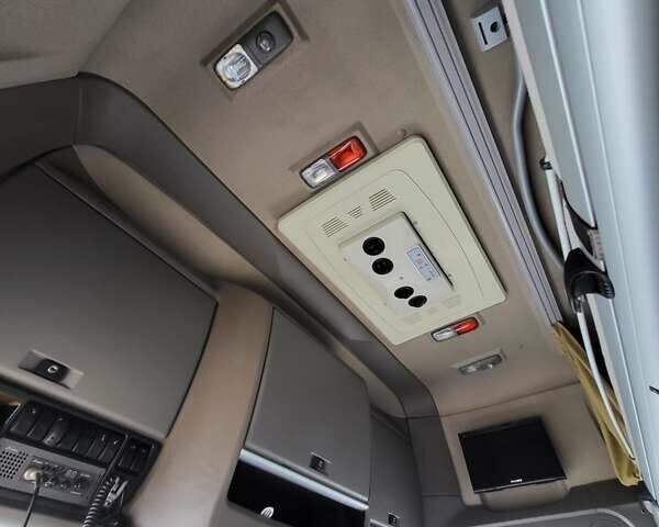 Белый Даф XF 105, объемом двигателя 12.9 л и пробегом 745 тыс. км за 25000 $, фото 32 на Automoto.ua