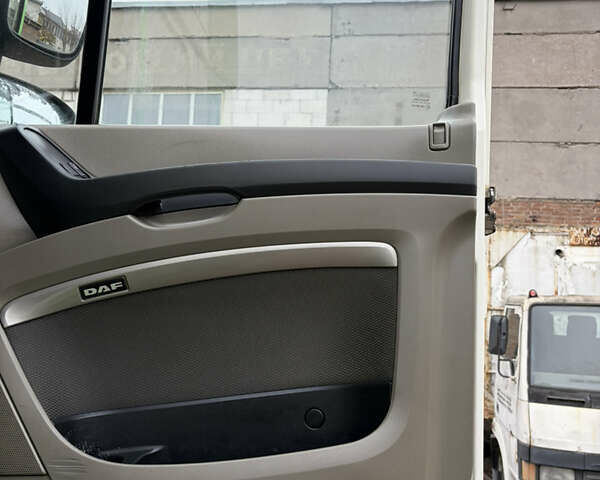 Белый Даф XF 105, объемом двигателя 12.9 л и пробегом 1 тыс. км за 15000 $, фото 30 на Automoto.ua