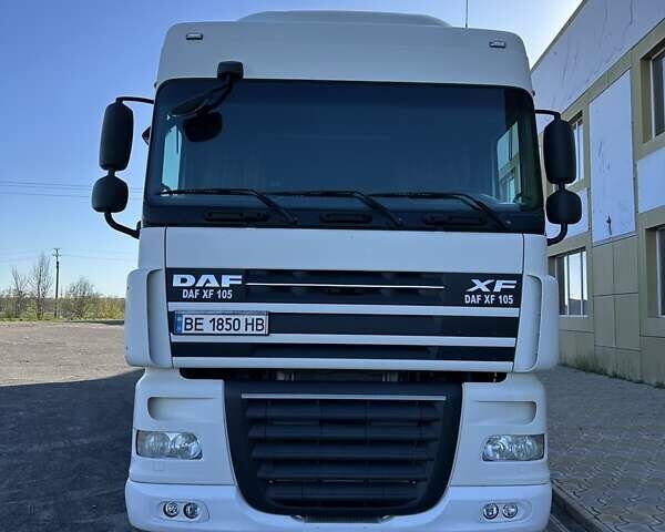 Белый Даф XF 105, объемом двигателя 12.9 л и пробегом 883 тыс. км за 29900 $, фото 3 на Automoto.ua