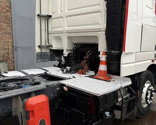 Белый Даф XF 105, объемом двигателя 12.9 л и пробегом 950 тыс. км за 12500 $, фото 14 на Automoto.ua