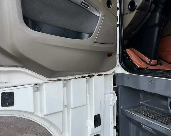 Даф XF 105 2012 в Черкассах на Automoto.ua Белый Даф XF 105, объемом двигателя 12.9 л и пробегом 120 тыс. км за 12500 $, фото 34 на Automoto.ua