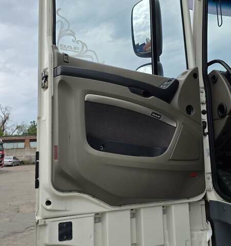 Белый Даф XF 105, объемом двигателя 12.9 л и пробегом 920 тыс. км за 9500 $, фото 10 на Automoto.ua