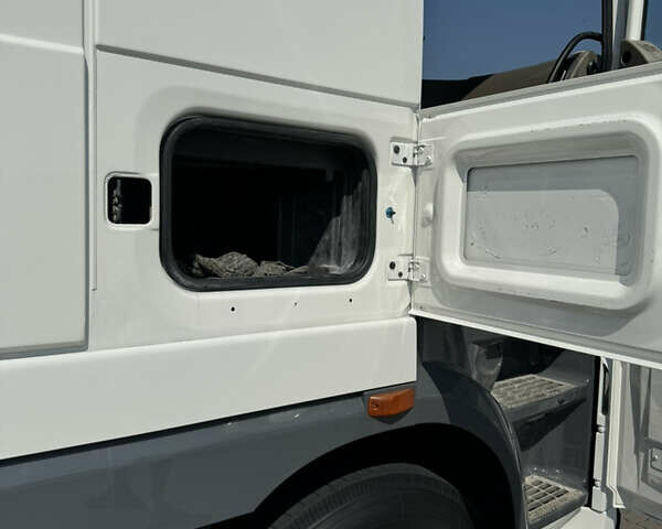 Білий Даф XF 105, об'ємом двигуна 12.9 л та пробігом 1 тис. км за 15600 $, фото 4 на Automoto.ua