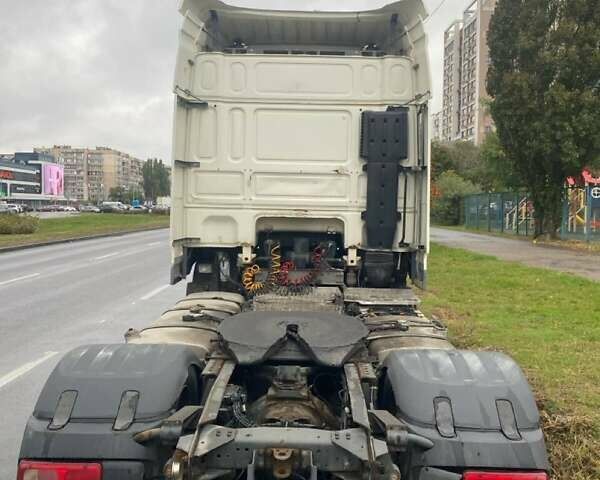 Белый Даф XF 105, объемом двигателя 12.9 л и пробегом 899 тыс. км за 13000 $, фото 3 на Automoto.ua