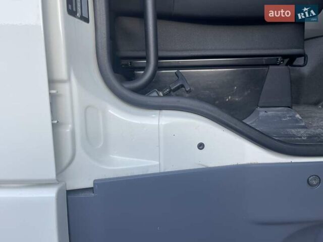 Белый Даф XF 105, объемом двигателя 12.9 л и пробегом 692 тыс. км за 25085 $, фото 3 на Automoto.ua