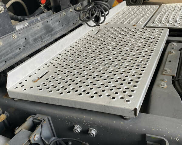 Белый Даф XF 105, объемом двигателя 12.9 л и пробегом 900 тыс. км за 15500 $, фото 3 на Automoto.ua