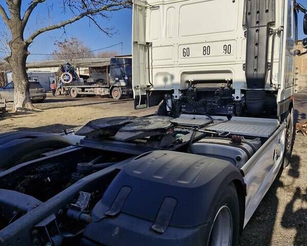 Белый Даф XF 105, объемом двигателя 12.9 л и пробегом 102 тыс. км за 6500 $, фото 3 на Automoto.ua